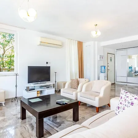 Vilă 4 Bedroom 1106 *